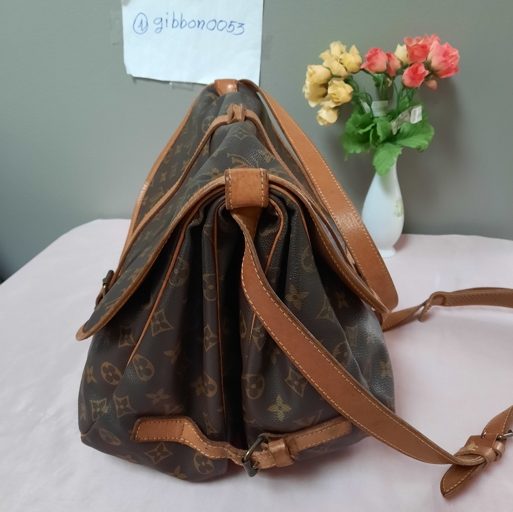 Authentic Louis Vuitton SAUMUR 35 monogram canvas Crossbody shoul… - Picture 10 of 16